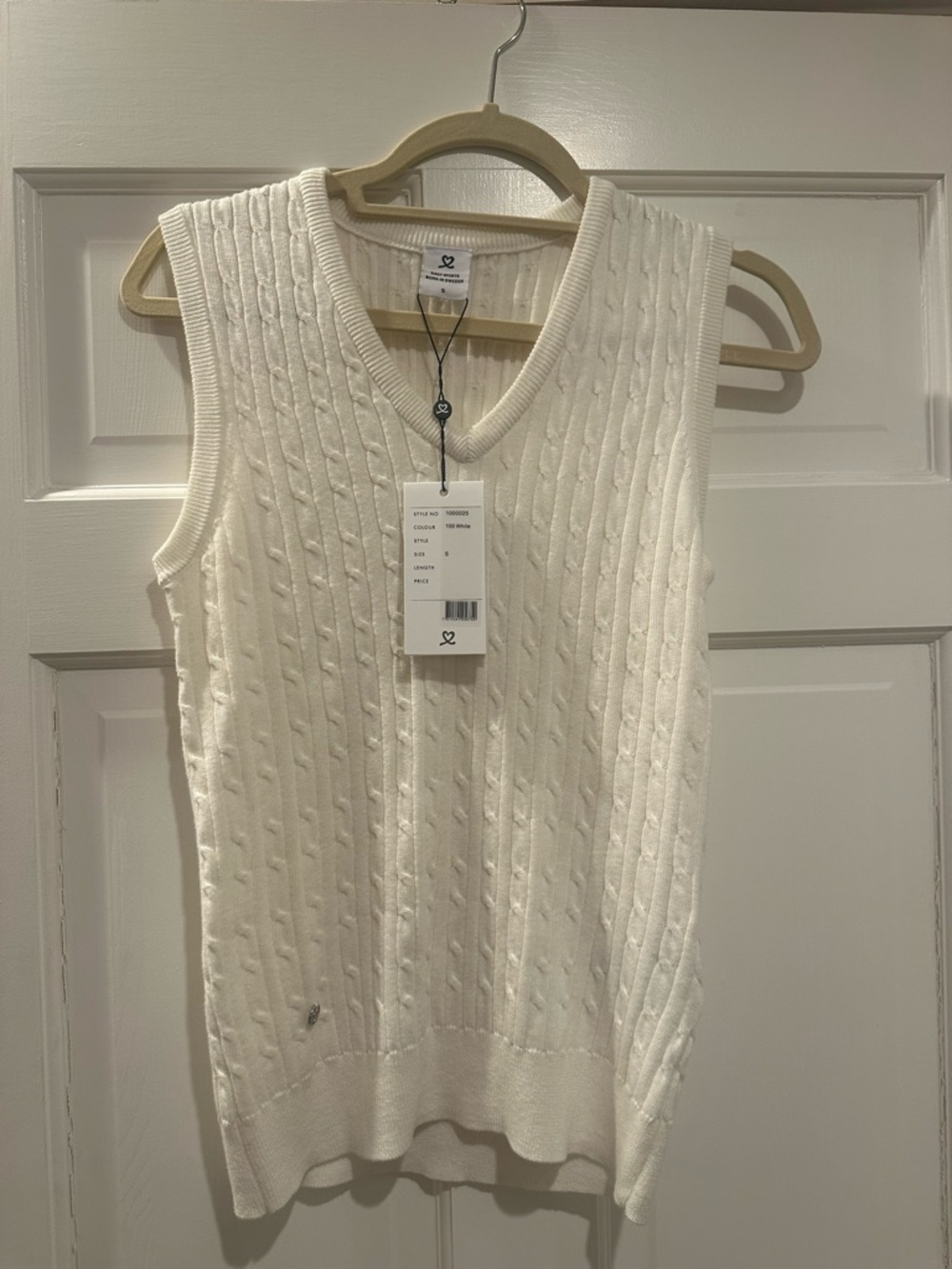 Daily Sports White Cable Knit V-Neck Sweater Vest